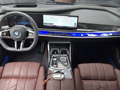 صورة 5 لـ 2025 BMW I7