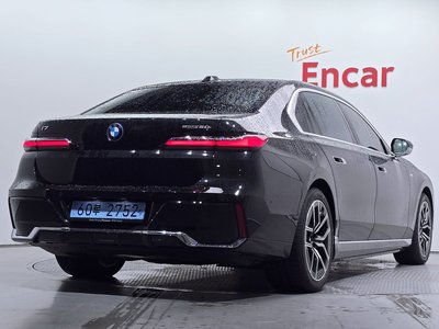 صورة 4 لـ 2025 BMW I7