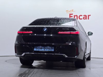 صورة 3 لـ 2025 BMW I7