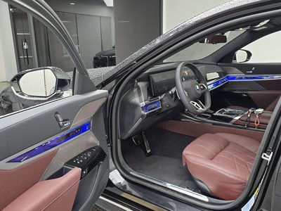 صورة مصغرة 13 لـ 2025 BMW I7