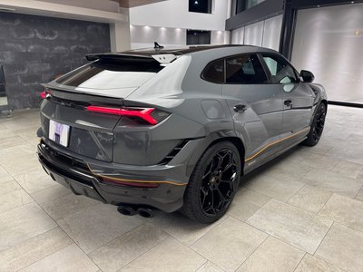 LAMBORGHINI URUS - 5