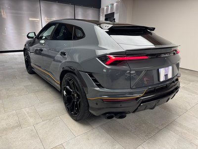 LAMBORGHINI URUS - 7