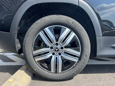 MERCEDES-BENZ EQB - 8