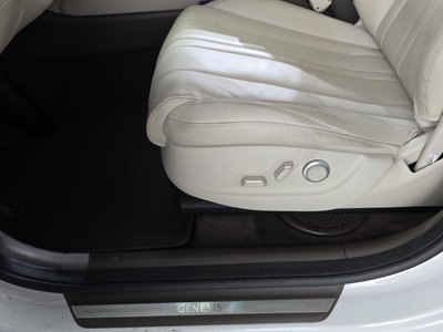 2023 Genesis GV80 — миниатюра 30