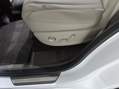 2023 Genesis GV80 — миниатюра 29