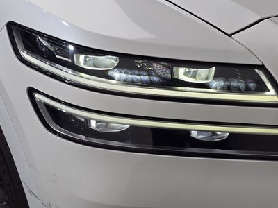 2023 Genesis GV80 photo 9