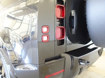 LAND ROVER DEFENDER - 9