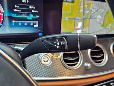 MERCEDES-BENZ E-CLASS - 9