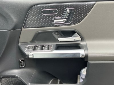 MERCEDES-BENZ EQB - 7