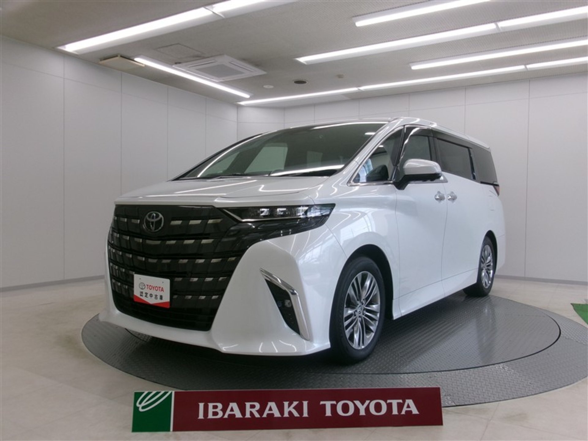 2023 Toyota ALPHARD — фото 1