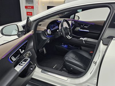 MERCEDES-BENZ EQE - 10