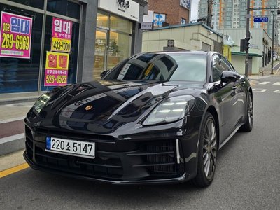 PORSCHE PANAMERA - 4