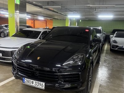 PORSCHE CAYENNE - 1