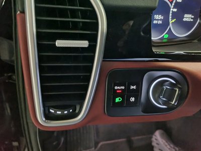 PORSCHE CAYENNE - 10