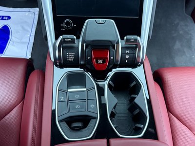 2020 Lamborghini URUS — миниатюра 17