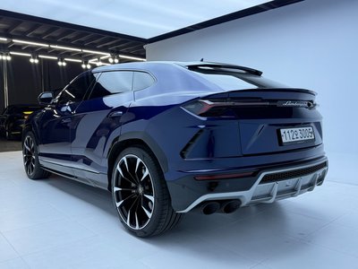 LAMBORGHINI URUS - 3