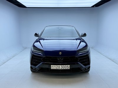 LAMBORGHINI URUS - 1