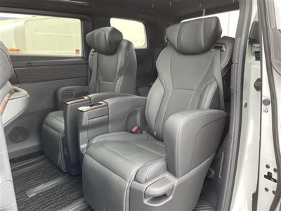 2023 Toyota ALPHARD thumbnail 29