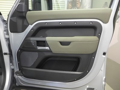 صورة مصغرة 30 لـ 2023 LAND Rover DEFENDER