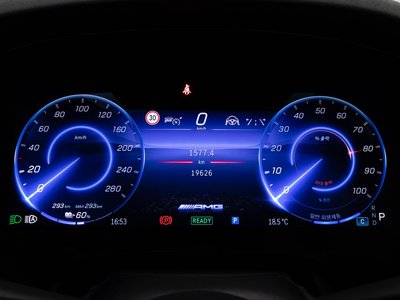 MERCEDES-BENZ EQE - 8