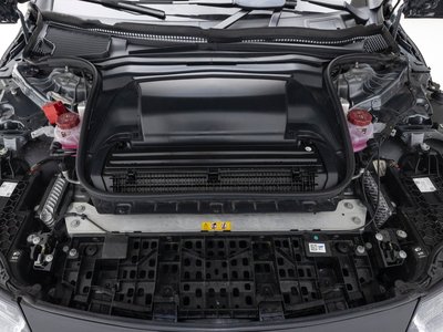 MERCEDES-BENZ EQE - 7