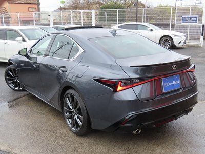 LEXUS IS - 9