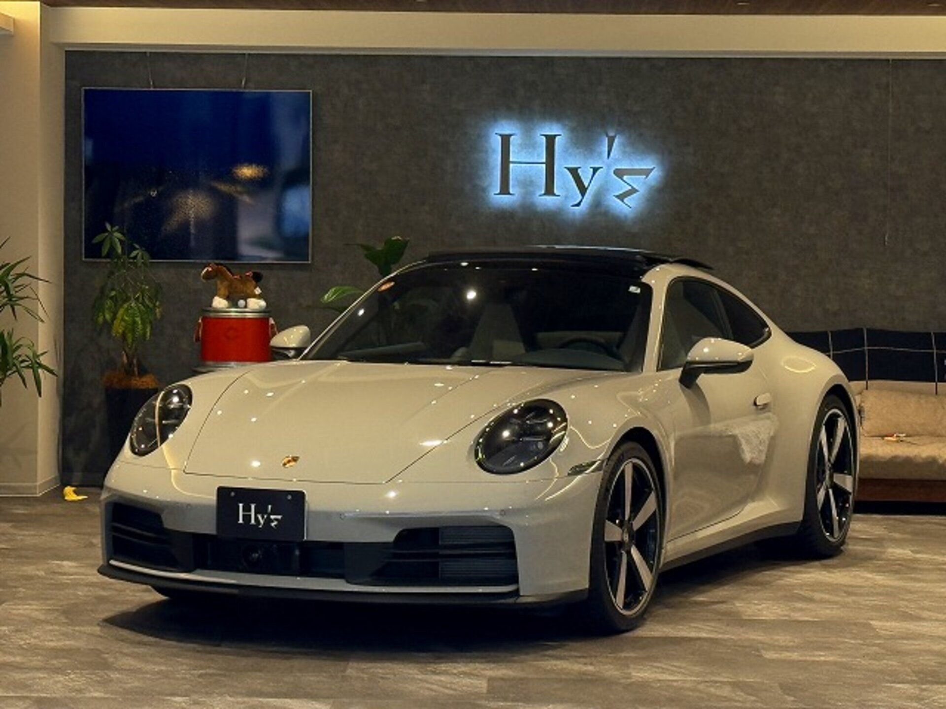 PORSCHE 911 - View 1