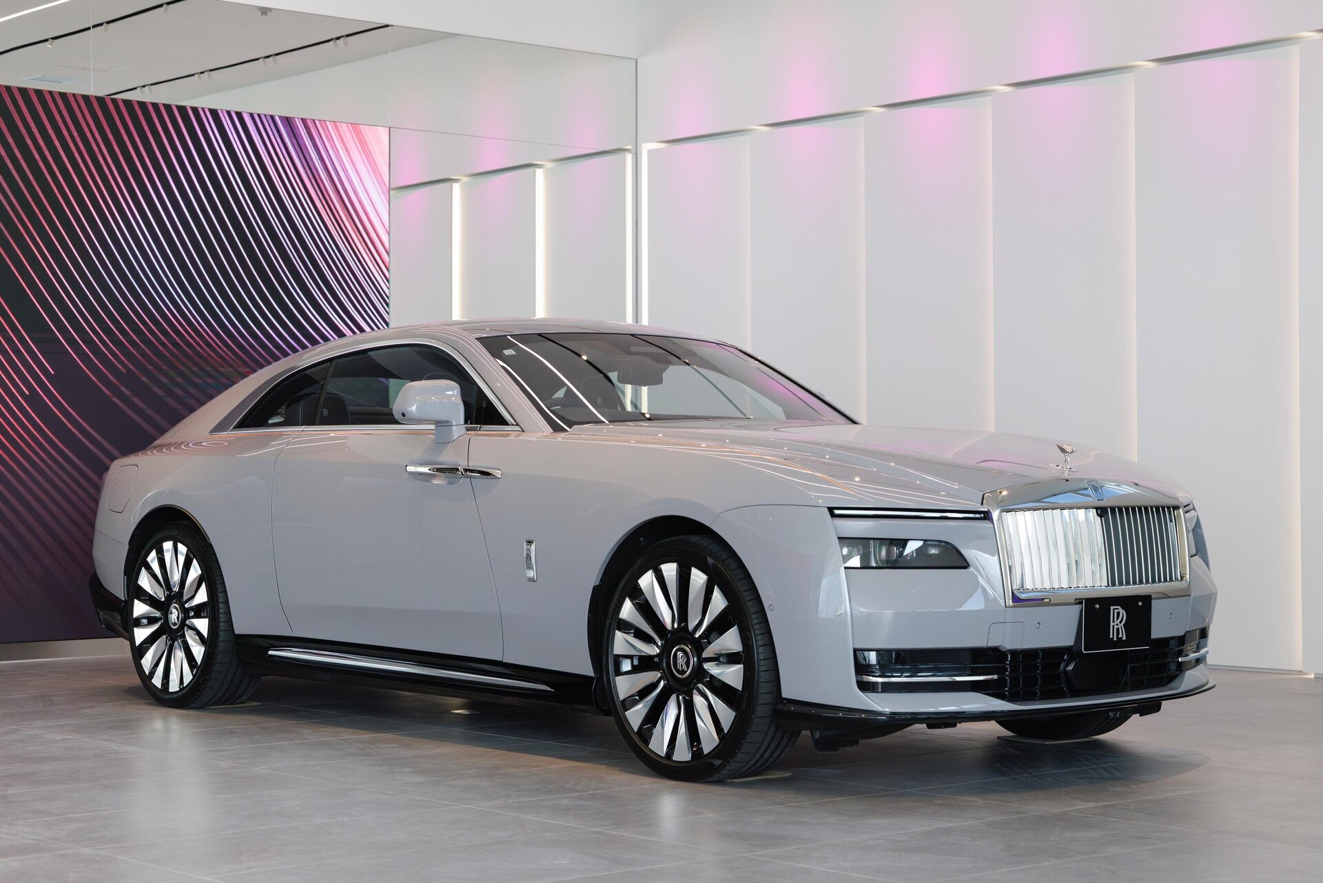 ROLLS ROYCE SPECTRE - View 1