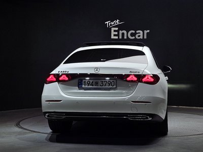 MERCEDES-BENZ E-CLASS - 4