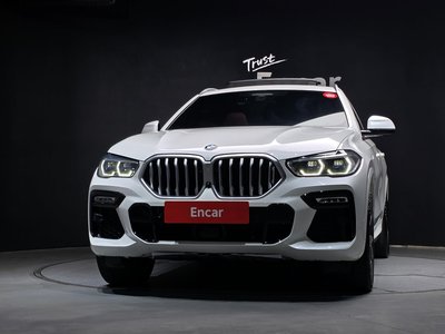 2021 BMW X6 — фото 2