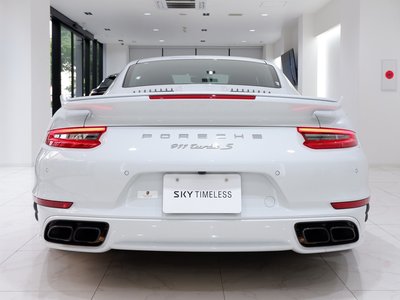 PORSCHE 911 - 8