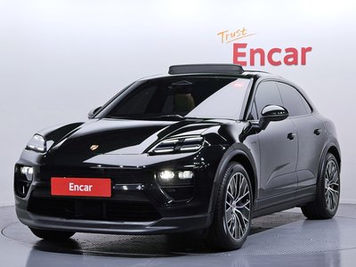 PORSCHE MACAN - 1
