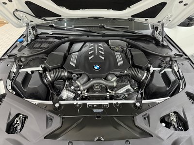 BMW 8 SERIES - 7