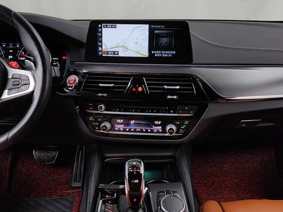 2018 BMW M5 缩略图 20