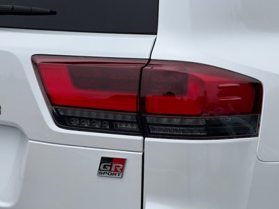 2023 Toyota LAND CRUISER 300 thumbnail 35