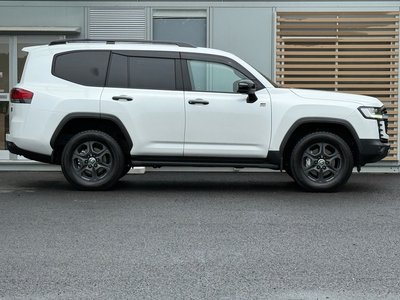 2023 Toyota LAND CRUISER 300 thumbnail 21
