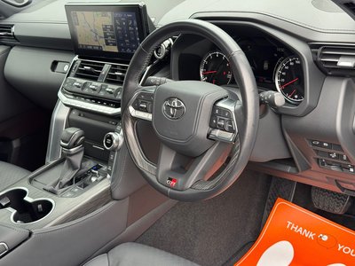 2023 Toyota LAND CRUISER 300 thumbnail 49