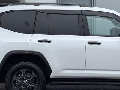 2023 Toyota LAND CRUISER 300 thumbnail 23