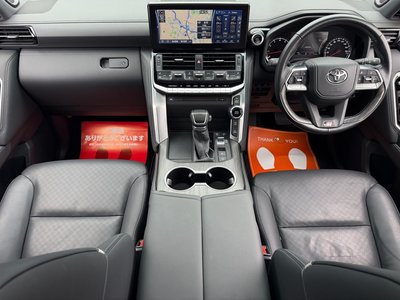 صورة 7 لـ 2023 Toyota LAND CRUISER 300
