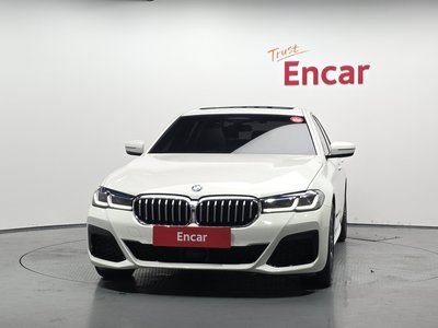 2023 BMW 5 SERIES 照片 2