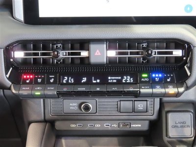 TOYOTA LAND CRUISER - 9