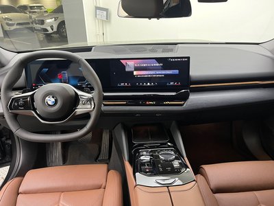 BMW 5 SERIES - 4
