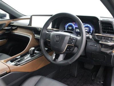 2025 Toyota CROWN CROSSOVER — фото 6