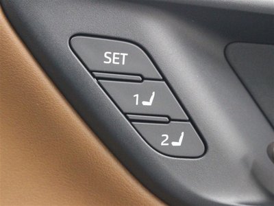 2025 Toyota CROWN CROSSOVER — фото 9