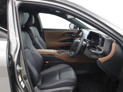 2025 Toyota CROWN CROSSOVER — фото 10