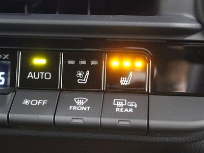 2025 Toyota CROWN CROSSOVER — фото 11