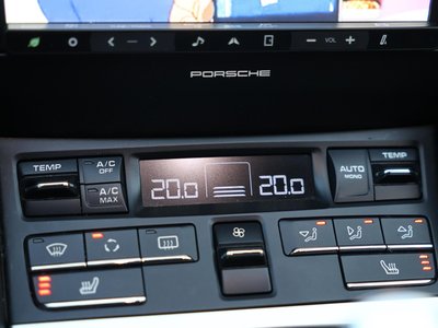 PORSCHE 911 - 4