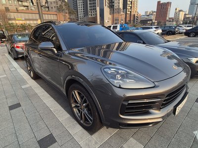 PORSCHE CAYENNE - 1