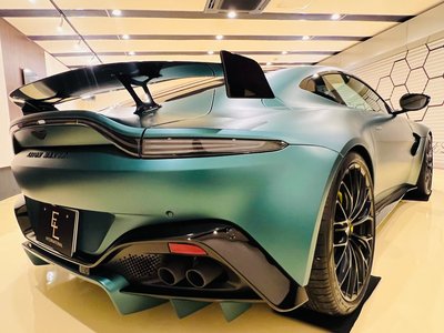 2025 Aston Martin VANTAGE — фото 10