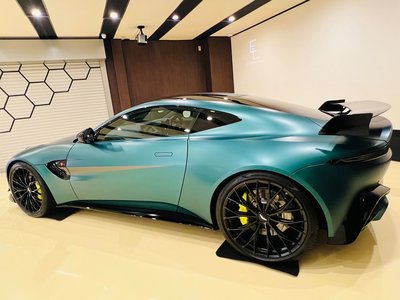 2025 Aston Martin VANTAGE — фото 7